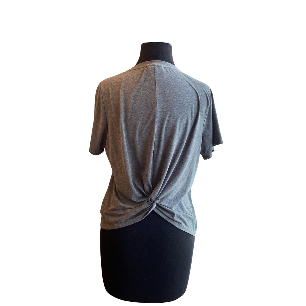 The North Face Women’s Gray Twist Back Tee Shirt Size M EUC NF0A55V4